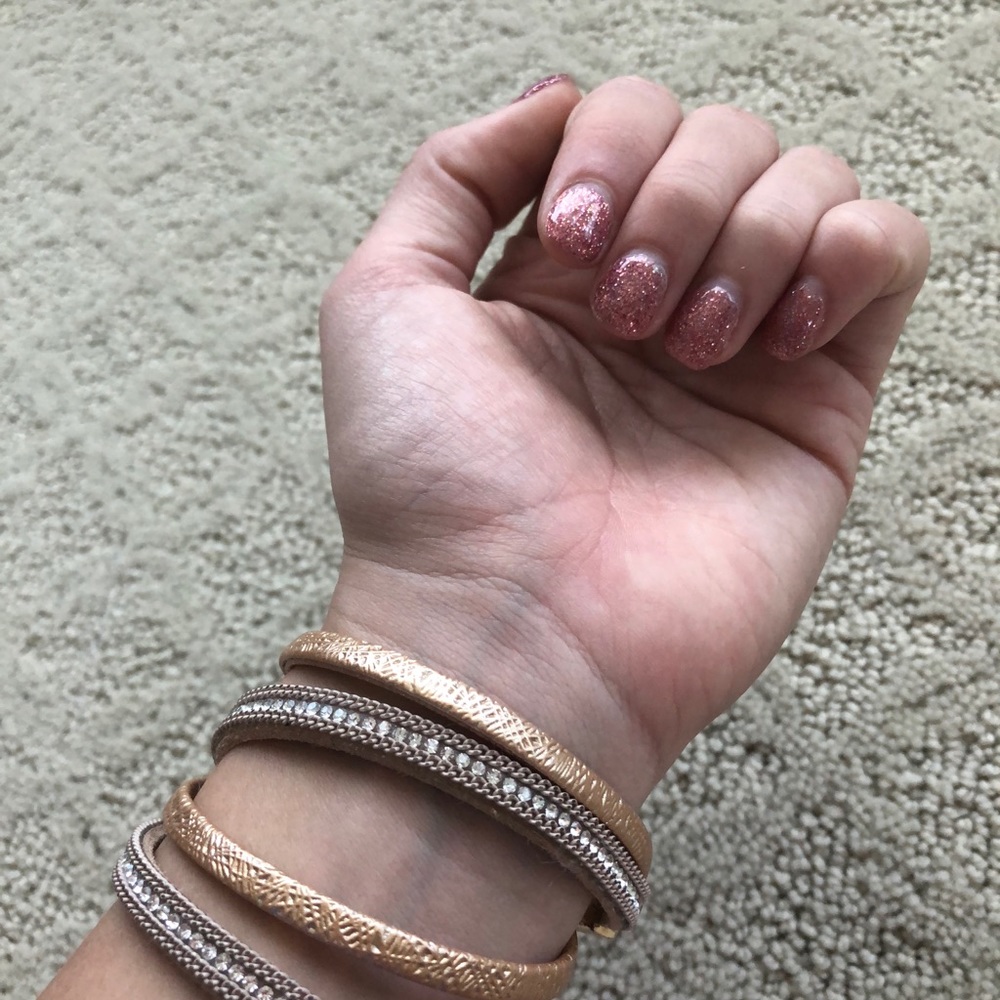 GOLD BRACELET AND CHOKER JEWELERY